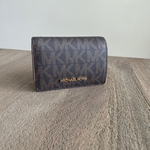 Michael Kors Handbags - NWT Michael Kors MD Slim Wallet